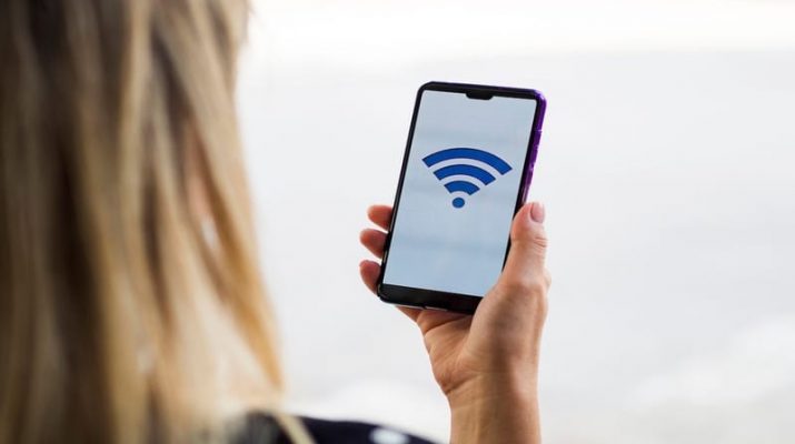 10 Strategi Cerdas Menghemat Baterai HP saat Smartphone Jadi Hotspot