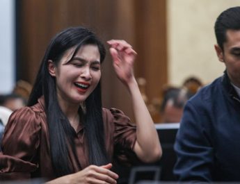 Pengakuan Harvey Moeis Beli Rolls-Royce Rp15 Miliar Tunai untuk Hadiah Sandra Dewi