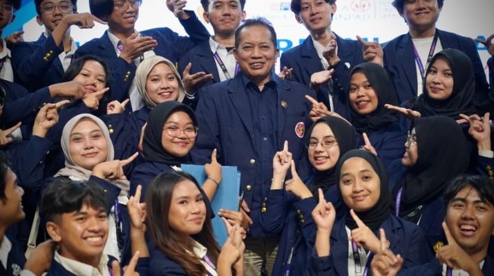 Wakil Menteri Koperasi Ferry Juliantono Jadi Ketua Umum Ika Unpad 2024-2028
