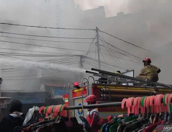 100 Rumah Hangus Akibat Kebakaran di Kemayoran, 29 Mobil Damkar Dikerahkan