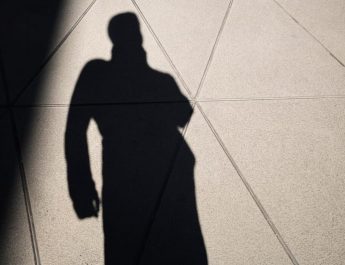 John Doe Ungkap Dampak Traumatis Akibat Dugaan Pelecehan Sean