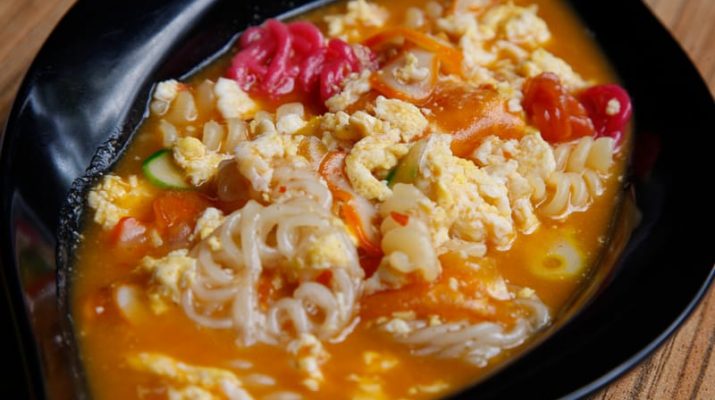 12 Bahaya Terlalu Sering Makan Seblak