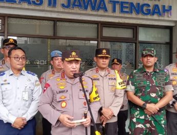Pantau Pengamanan Nataru di Solo, Kapolri Minta Amankan Tempat Wisata