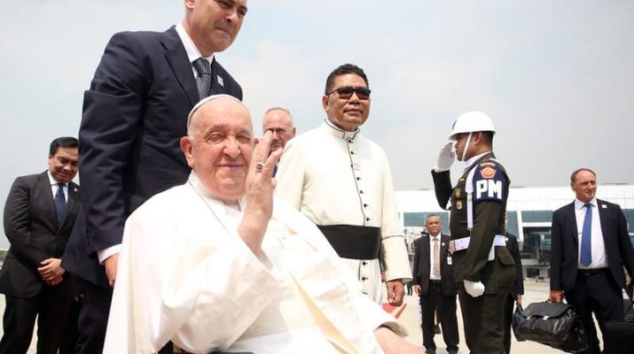 Paus Fransiskus Kecam Serangan Udara Israel di Gaza