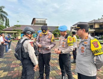 Propam Polres Tasikmalaya Kota Periksa Anggota Pemegang Senjata Api