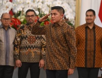 Seskab Teddy Bantah Presiden Prabowo Batal Bertemu PM Malaysia karena Demam