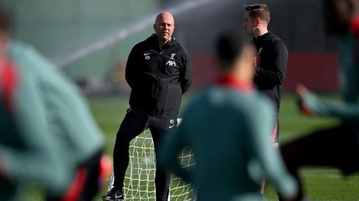 Arne Slot Peringatkan Anak Asuhnya tidak Remehkan Rival di Liga Inggris