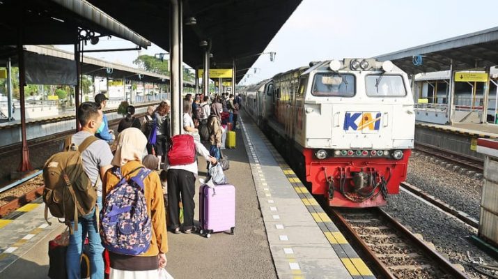 Ratusan Ribu Penumpang sudah Gunakan Kereta Api pada Libur Nataru di Wilayah Cirebon