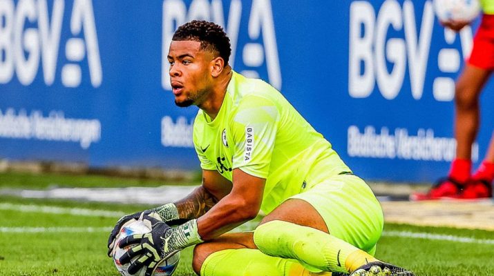 West Ham Ingin Jadikan Kiper Freiburg Ini Sebagai Penerus Fabianski