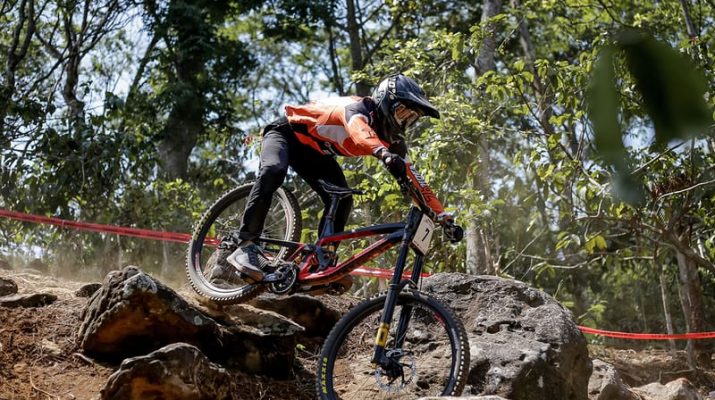 Persaingan di Kelas Men Elite Indonesian Downhill makin Memanas