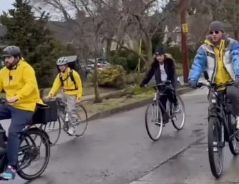 Justin Timberlake Bergabung dalam Inisiatif Bike Bus di Portland