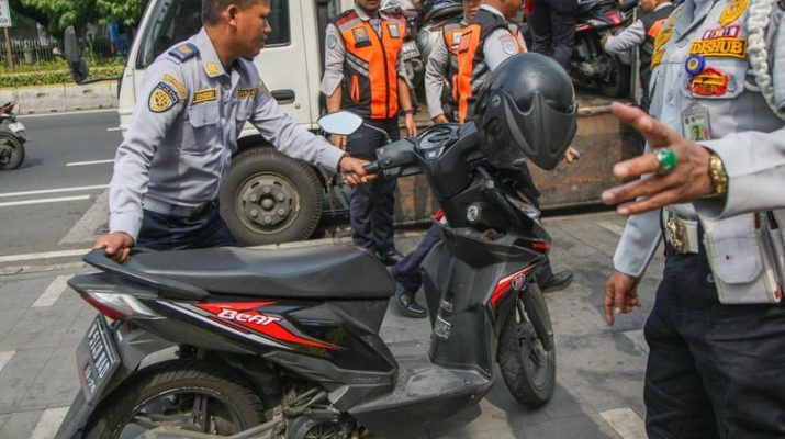 Trotoar bukan Tempat Parkir, Pemprov DKI Minta Pemilik Restoran Bertanggung Jawab