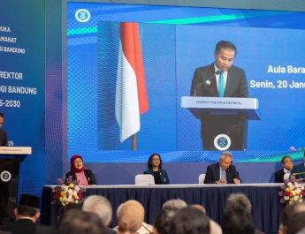 Bey Minta Rektor ITB Ikut Memberikan Solusi Terkait Bandara Husein Sastranegara