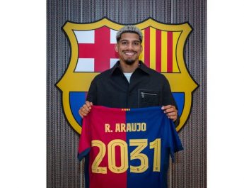 Barcelona Perpanjang Kontrak Ronald Araujo