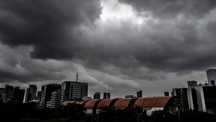 Cuaca Ekstrem, Jakarta Pertimbangkan Kembali Lakukan Modifikasi Cuaca