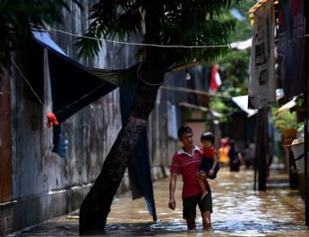 Update Banjir Jakarta: 35 RT dan 3 Ruas Jalan Masih Terendam Banjir