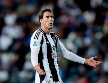 Vlahovic Bakal Lewatkan 2 Pertandingan Besar Bersama Juventus akibat Cedera
