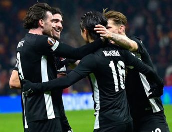 AZ melaju ke babak 16 besar meski ditahan imbang Galatasaray