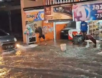 20 Rumah Warga Purbaratu Tasikmalaya Terendam Akibat Sungai Dalem Suba Meluap