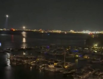 Pesawat dari Wichita Tabrak Helikopter Militer Dekat Bandara DCA, 60 Penumpang Terlibat