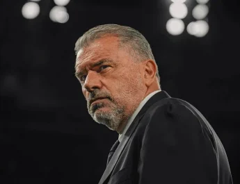 Ange Postecoglou Tegaskan Tidak Akan Menyimpang dari Nilai-Nilai yang Diyakini di Tengah Tekanan