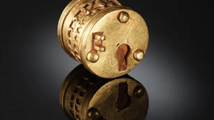 Penemuan Gembok Emas Mini Berusia 1.600 Tahun di Jerman: Petunjuk Perdagangan Romawi