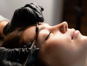 Ketahui Risiko di Balik Tren Bulu Mata Ekstensi