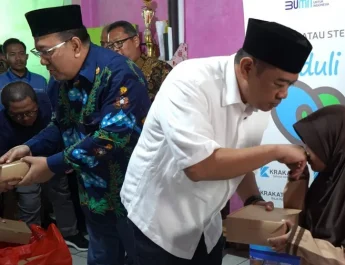 Krakatau Steel Salurkan Bantuan Makanan Bergizi bagi Siswa di Cilegon