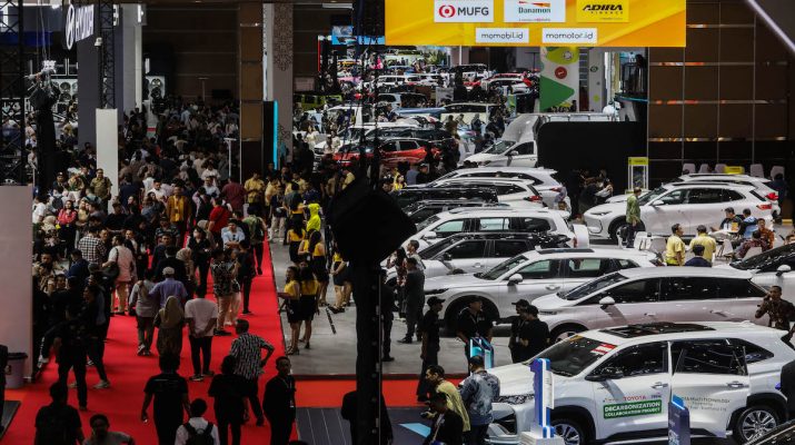 Mau Mampir ke IIMS 2025? Naik Shuttle Bus Gratis, Simak Jadwalnya di Sini