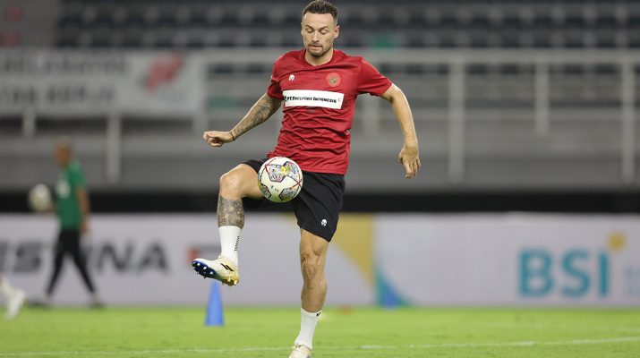 Marc Klok Kenalkan Jersei Terbaru