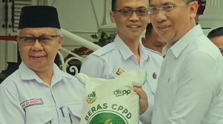 Sebanyak 6.423 Warga Rawan Pangan Pascabencana, Pemkab Cianjur Salurkan Bantuan Beras CPPD