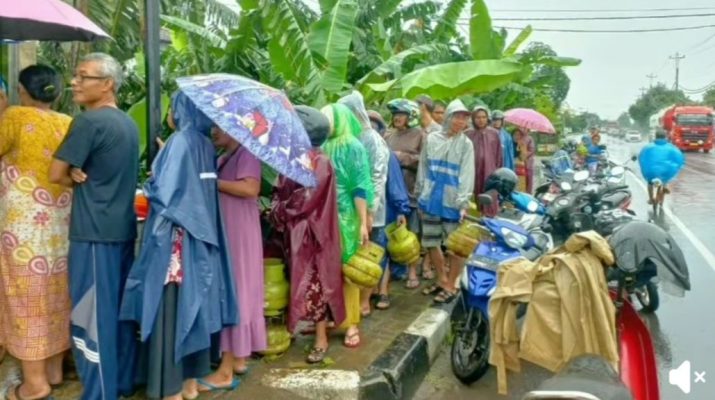 Elpiji Melon Masih Langka di Jepara Harga Melambung Hingga Rp32.000 Per Tabung