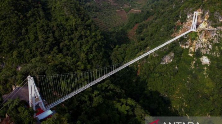 Di Vietnam ada jembatan kaca 632 meter tawarkan sensasi menantang