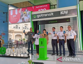 Tiket KRL kini bisa dibeli lewat aplikasi Gojek