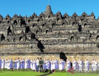 Menparekraf: Masih dikaji wisatawan bisa naik bangunan Candi Borobudur