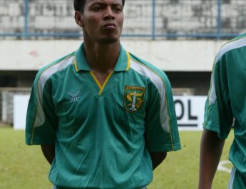 Mantan Pemain Timnas Bejo Sugiantoro Meninggal Dunia