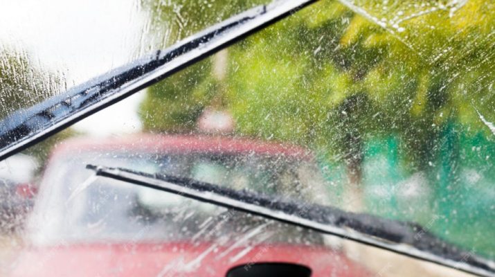 Musim Hujan, Tanda-Tanda Wiper Mobil Perlu Diganti