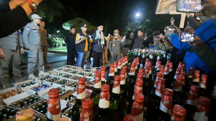Razia Pekat saat Ramadan, Satpol PP Cianjur Sita Ribuan Botol Miras