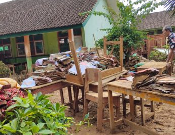 Aktivitas di SDN Bojong Tugu belum Pulih usai Diterjang Banjir Bandang