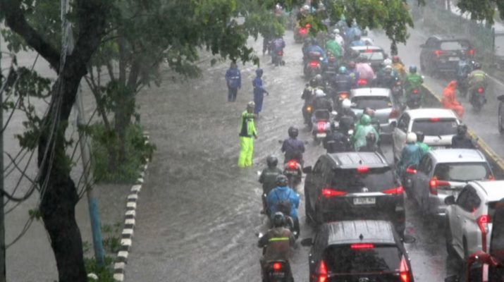 Ancaman Hujan Ekstrem, BPBD DKI Imbau Warga Waspada Perubahan Cuaca