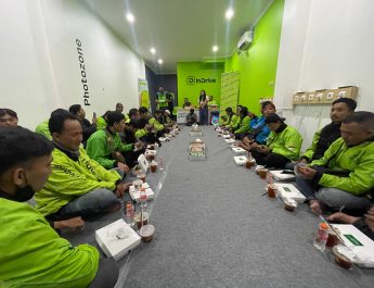 Ramadan Berkah, inDrive Bagikan Sembako dan Gelar Safety Briefing bagi Driver di Bandung
