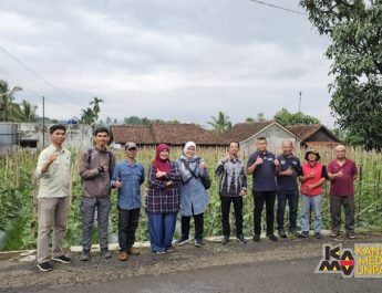 Unpad dan Indomaret Panen Perdana Melon Program Pemberdayaan Masyarakat
