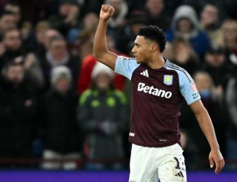 Aston Villa melaju ke babak perempat final Piala FA