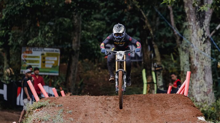 Rendy Varera Sanjaya Terbaik di Ternadi Bike Park