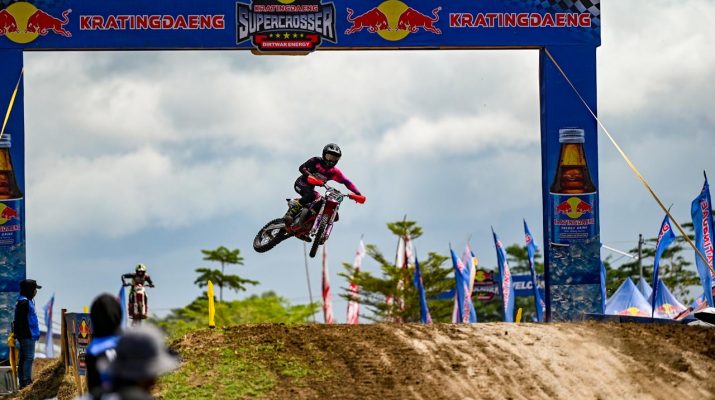 250 Crosser Adu Nyali di Seri Pamungkas Kratingdaeng Supercrosser 2024