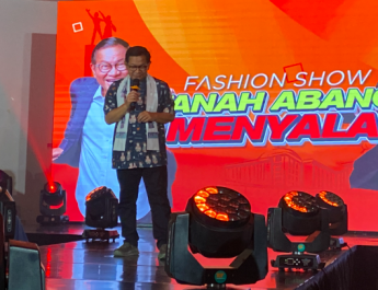 Targetkan Suara Anak Muda, Pramono Ikut Fashion Show Bersama Tiktoker