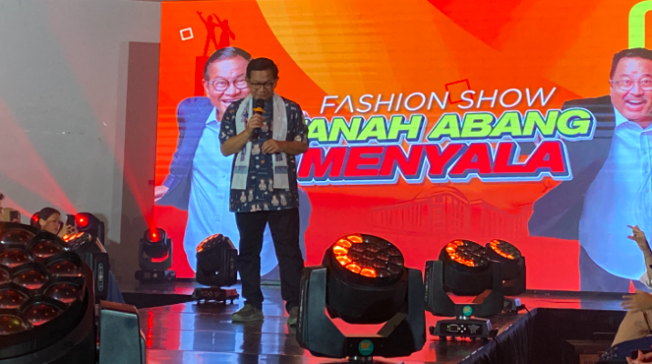 Targetkan Suara Anak Muda, Pramono Ikut Fashion Show Bersama Tiktoker
