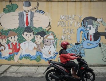 Awas, Bawaslu Punya Data Ketua RT dan RW di Jakarta yang Bagi-bagi Uang Jelang Pencoblosan