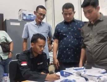 Warga Pekalongan Temukan Tumpukan Amplop Berisi Uang Rp213 Juta Diduga untuk Serangan Fajar