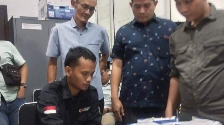 Warga Pekalongan Temukan Tumpukan Amplop Berisi Uang Rp213 Juta Diduga untuk Serangan Fajar
